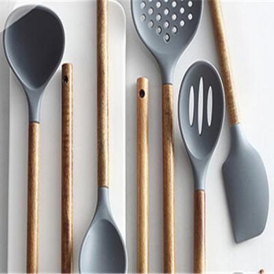 Kitchen silicone shovel